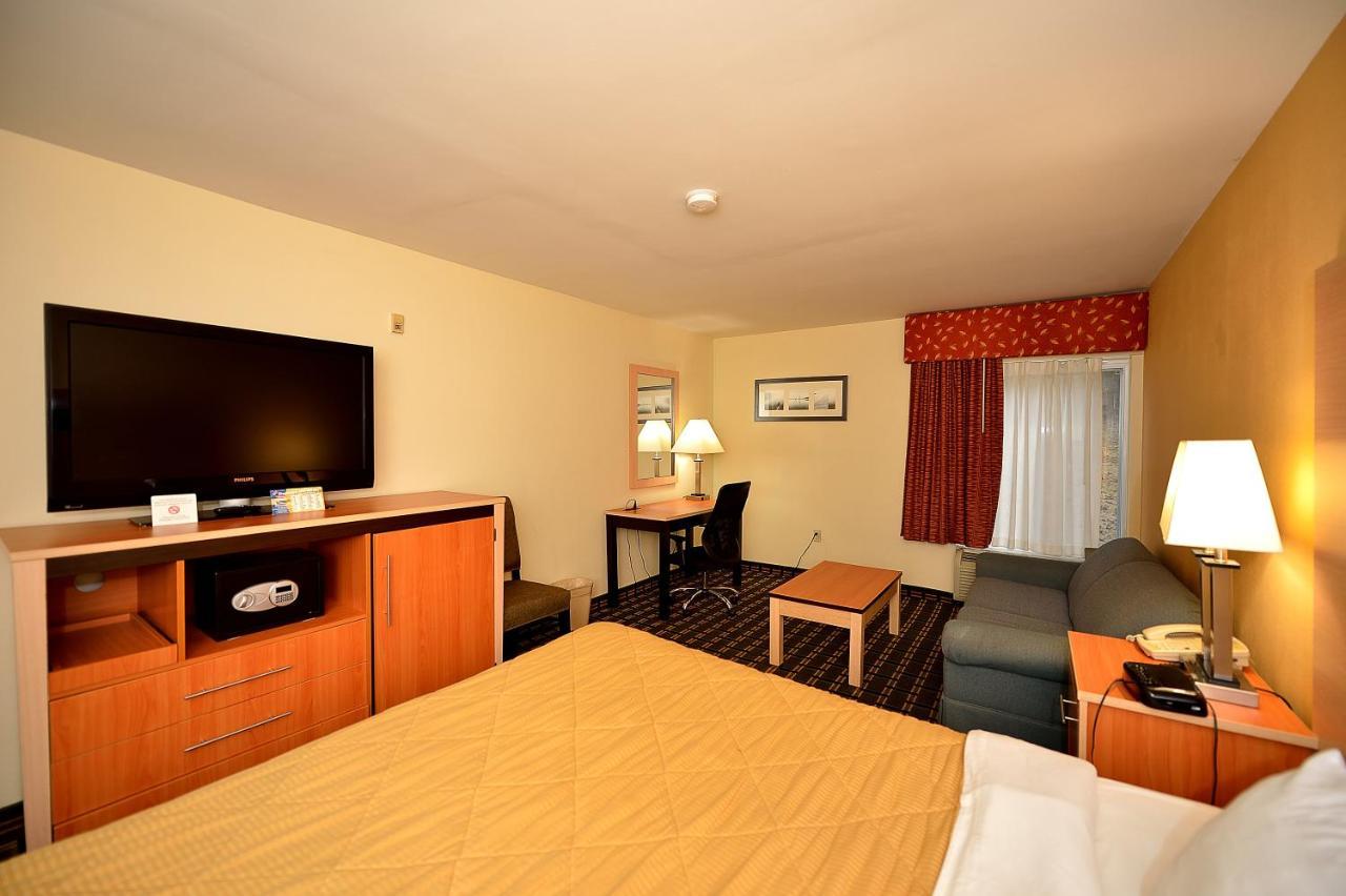 Baymont By Wyndham North Dartmouth Fall River Екстер'єр фото